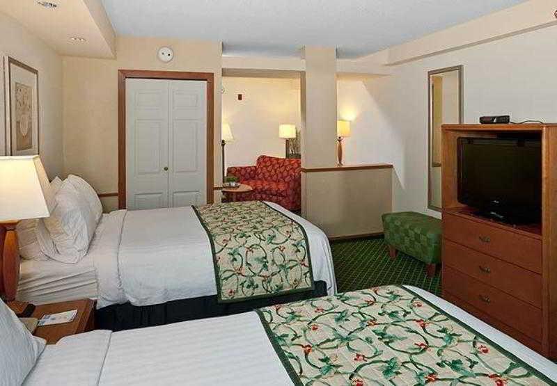Fairfield Inn & Suites By Marriott Brunswick Freeport Bilik gambar