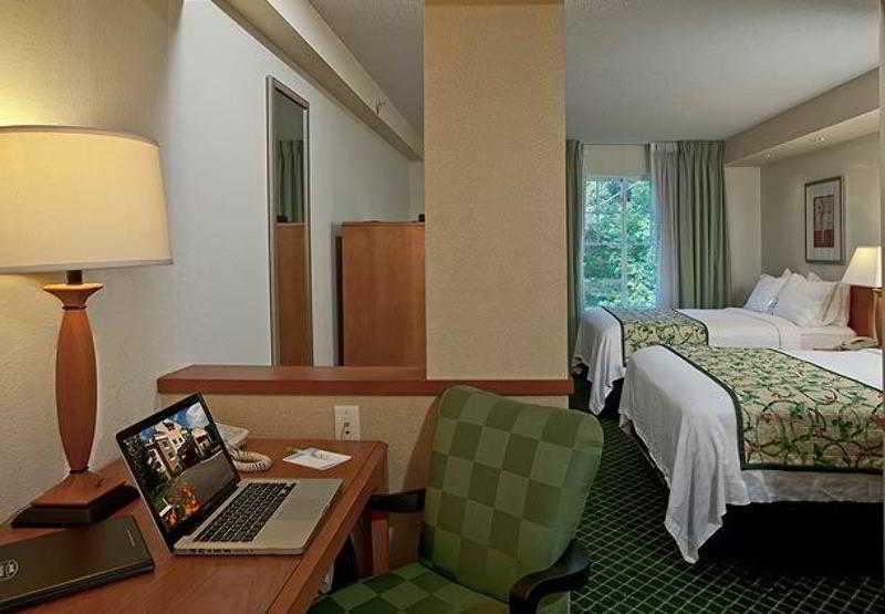 Fairfield Inn & Suites By Marriott Brunswick Freeport Bilik gambar